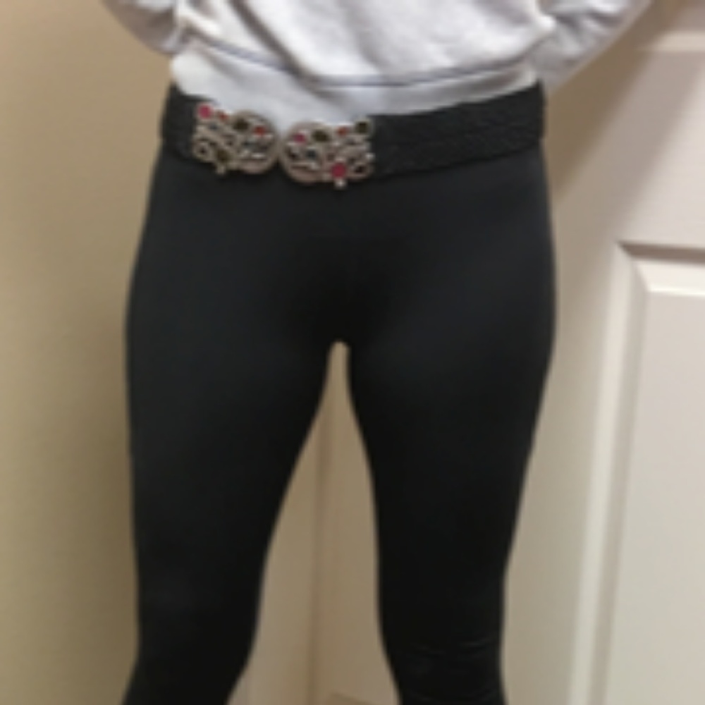 Stretchy black macrame belt